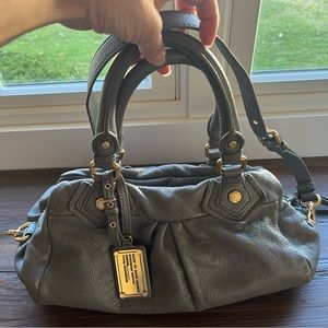 Marc by Marc Jacobs gray leather tote with removable strap to be cross body